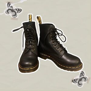 Women’s Size 7 Dr. Martens 1460 Pascal Wanama Leather Black Boots